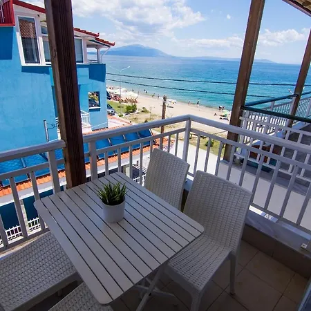 Philoxenia Beach Apartment