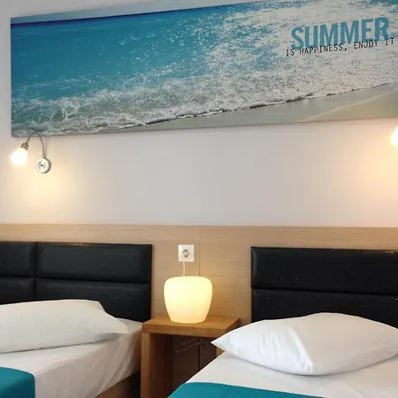 Philoxenia Beach Apartment Nea Vrasna